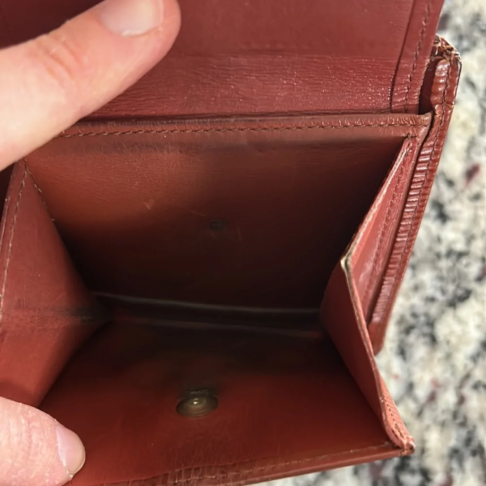 Louis Vuitton Epi Bifold Wallet - Picture 6 of 16